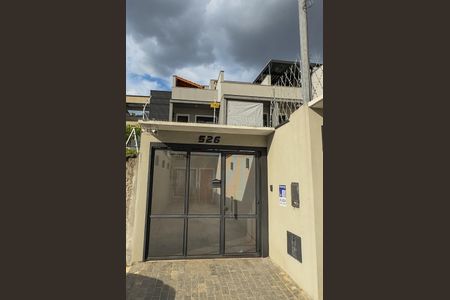 Casa para alugar com 94m², 2 quartos e 2 vagas Casa para alugar com 94m², 2 quartos e 2 vagasFachada