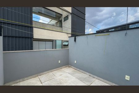 Casa para alugar com 94m², 2 quartos e 2 vagas Casa para alugar com 94m², 2 quartos e 2 vagasÁrea de Serviço