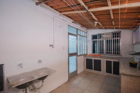 Apartamento para alugar com 66m², 3 quartos e 1 vagaÁrea de Serviço