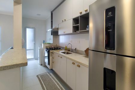 Cozinha de apartamento para alugar com 1 quarto, 53m² em Real, Praia Grande
