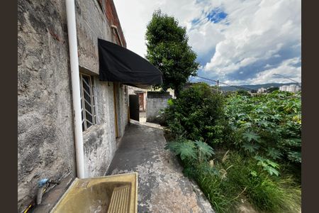 Casa para alugar com 250m², 4 quartos e 1 vagaQuintal