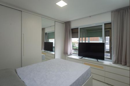 Apartamento à venda com 109m², 2 quartos e 2 vagas Apartamento à venda com 109m², 2 quartos e 2 vagasQuarto 1 Suíte