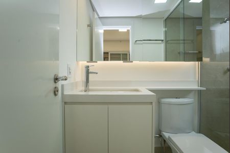 Apartamento à venda com 109m², 2 quartos e 2 vagas Apartamento à venda com 109m², 2 quartos e 2 vagasBanheiro do quarto 2 Suíte