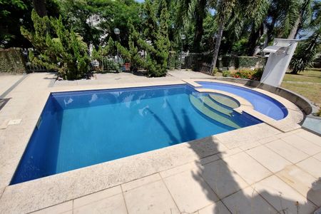 Casa de condomínio à venda com 1000m², 4 quartos e 5 vagas Casa de condomínio à venda com 1000m², 4 quartos e 5 vagasPiscina