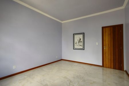 Casa de condomínio à venda com 1000m², 4 quartos e 5 vagas Casa de condomínio à venda com 1000m², 4 quartos e 5 vagasQuarto 3