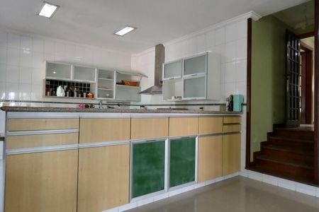 Casa de condomínio à venda com 1000m², 4 quartos e 5 vagas Casa de condomínio à venda com 1000m², 4 quartos e 5 vagasCozinha - Armários