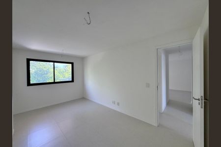 Apartamento à venda com 114m², 3 quartos e 2 vagas Apartamento à venda com 114m², 3 quartos e 2 vagasSuíte
