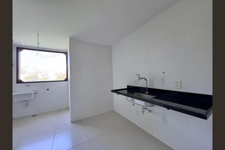 Apartamento à venda com 114m², 3 quartos e 2 vagas Apartamento à venda com 114m², 3 quartos e 2 vagasCozinha e Área de Serviço