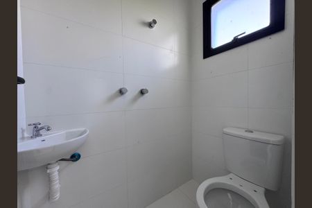 Apartamento à venda com 114m², 3 quartos e 2 vagas Apartamento à venda com 114m², 3 quartos e 2 vagasCozinha e Área de Serviço - Banheiro