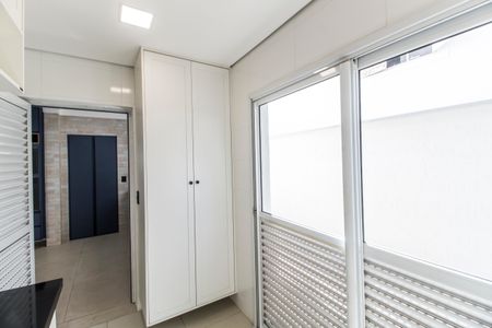 Casa de condomínio para alugar com 320m², 4 quartos e 2 vagas Casa de condomínio para alugar com 320m², 4 quartos e 2 vagasÁrea de Serviço