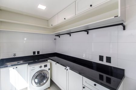 Casa de condomínio para alugar com 320m², 4 quartos e 2 vagas Casa de condomínio para alugar com 320m², 4 quartos e 2 vagasÁrea de Serviço