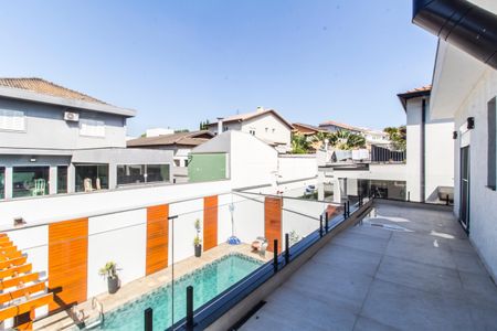 Casa de condomínio para alugar com 320m², 4 quartos e 2 vagas Casa de condomínio para alugar com 320m², 4 quartos e 2 vagasVaranda