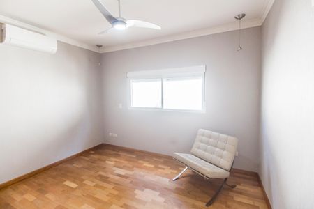 Casa de condomínio para alugar com 320m², 4 quartos e 2 vagas Casa de condomínio para alugar com 320m², 4 quartos e 2 vagasSala de TV