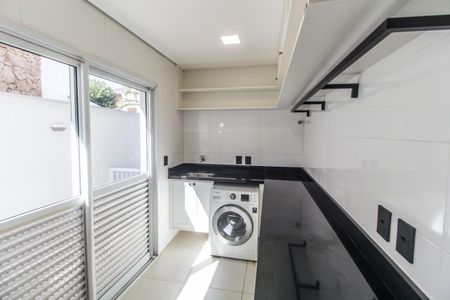 Casa de condomínio para alugar com 320m², 4 quartos e 2 vagas Casa de condomínio para alugar com 320m², 4 quartos e 2 vagasÁrea de Serviço