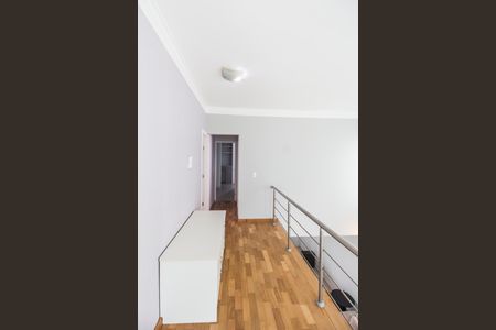 Casa de condomínio para alugar com 320m², 4 quartos e 2 vagas Casa de condomínio para alugar com 320m², 4 quartos e 2 vagasCorredor