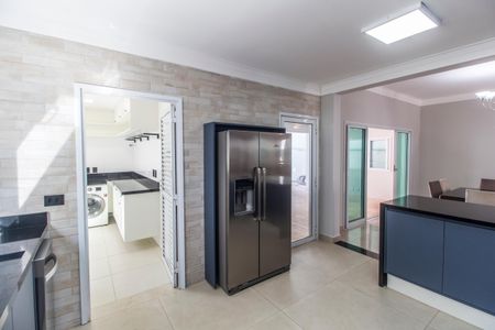 Casa de condomínio para alugar com 320m², 4 quartos e 2 vagas Casa de condomínio para alugar com 320m², 4 quartos e 2 vagasCozinha