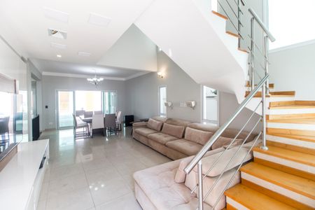 Casa de condomínio para alugar com 320m², 4 quartos e 2 vagas Casa de condomínio para alugar com 320m², 4 quartos e 2 vagasSala