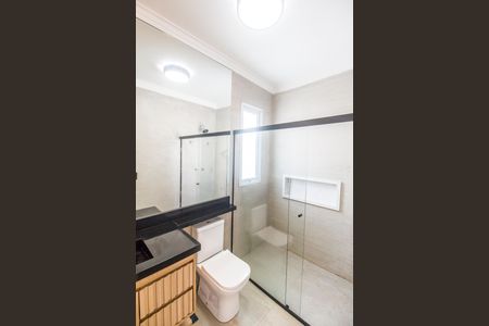 Casa de condomínio para alugar com 320m², 4 quartos e 2 vagas Casa de condomínio para alugar com 320m², 4 quartos e 2 vagasBanheiro da Suíte