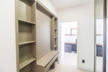 Casa de condomínio para alugar com 320m², 4 quartos e 2 vagas Casa de condomínio para alugar com 320m², 4 quartos e 2 vagasSuíte 1