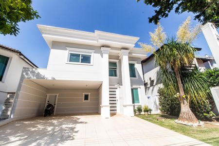 Casa de condomínio para alugar com 320m², 4 quartos e 2 vagas Casa de condomínio para alugar com 320m², 4 quartos e 2 vagasGaragem