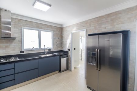 Casa de condomínio para alugar com 320m², 4 quartos e 2 vagas Casa de condomínio para alugar com 320m², 4 quartos e 2 vagasCozinha