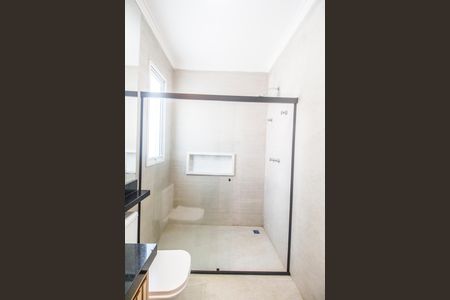 Casa de condomínio para alugar com 320m², 4 quartos e 2 vagas Casa de condomínio para alugar com 320m², 4 quartos e 2 vagasBanheiro da Suíte