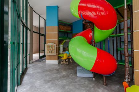Apartamento para alugar com 127m², 3 quartos e 3 vagasÁrea comum - Playground