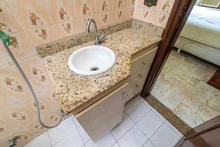 Apartamento à venda com 90m², 3 quartos e 2 vagas Apartamento à venda com 90m², 3 quartos e 2 vagasBanheiro da Suíte