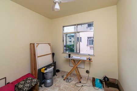 Apartamento à venda com 90m², 3 quartos e 2 vagas Apartamento à venda com 90m², 3 quartos e 2 vagasQuarto 2