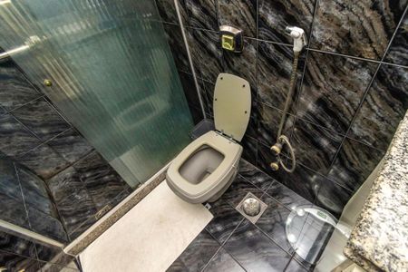 Apartamento à venda com 90m², 3 quartos e 2 vagas Apartamento à venda com 90m², 3 quartos e 2 vagasBanheiro Social