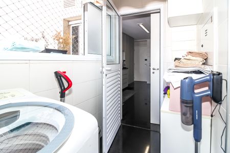 Apartamento à venda com 133m², 3 quartos e 3 vagas Apartamento à venda com 133m², 3 quartos e 3 vagasÁrea de Serviço