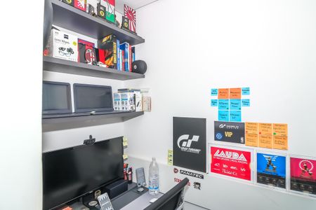 Apartamento à venda com 133m², 3 quartos e 3 vagas Apartamento à venda com 133m², 3 quartos e 3 vagasEscritório