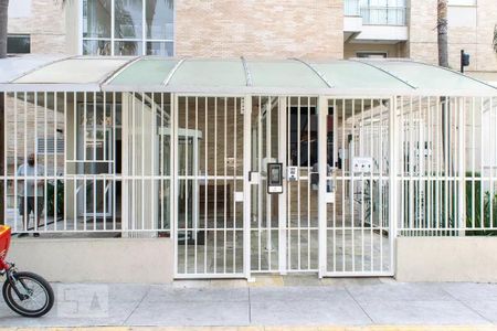 Apartamento à venda com 133m², 3 quartos e 3 vagas Apartamento à venda com 133m², 3 quartos e 3 vagasEntrada