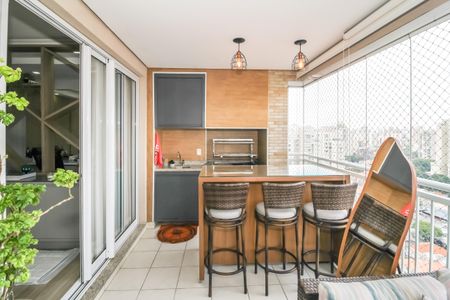 Apartamento à venda com 133m², 3 quartos e 3 vagas Apartamento à venda com 133m², 3 quartos e 3 vagasVaranda