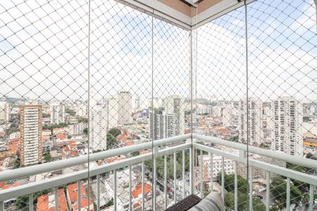 Apartamento à venda com 133m², 3 quartos e 3 vagas Apartamento à venda com 133m², 3 quartos e 3 vagasVaranda