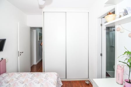 Apartamento à venda com 133m², 3 quartos e 3 vagas Apartamento à venda com 133m², 3 quartos e 3 vagasSuíte 2