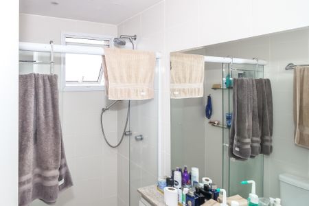 Apartamento à venda com 133m², 3 quartos e 3 vagas Apartamento à venda com 133m², 3 quartos e 3 vagasBanheiro da Suíte 1