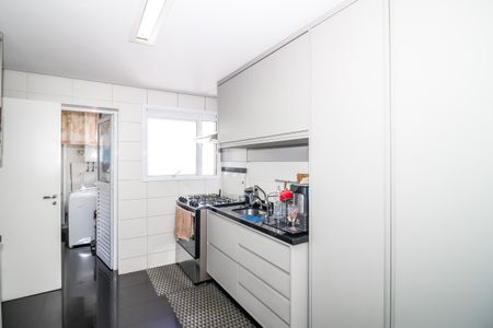 Apartamento à venda com 133m², 3 quartos e 3 vagas Apartamento à venda com 133m², 3 quartos e 3 vagasCozinha
