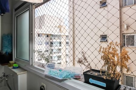 Apartamento à venda com 133m², 3 quartos e 3 vagas Apartamento à venda com 133m², 3 quartos e 3 vagasÁrea de Serviço