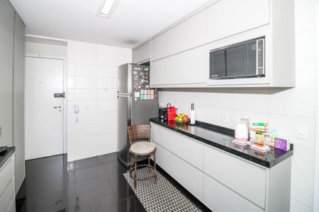 Apartamento à venda com 133m², 3 quartos e 3 vagas Apartamento à venda com 133m², 3 quartos e 3 vagasCozinha