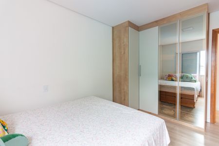 Casa à venda com 176m², 3 quartos e 3 vagasSuíte 1