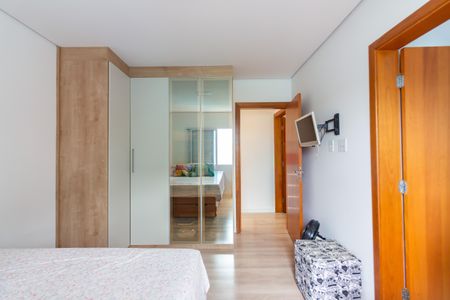 Casa à venda com 176m², 3 quartos e 3 vagasSuíte 1