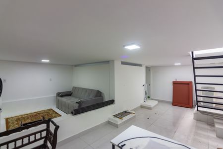 Casa à venda com 176m², 3 quartos e 3 vagasComodo 