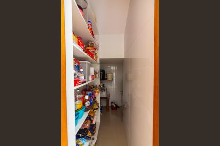 Casa à venda com 176m², 3 quartos e 3 vagasDespensa