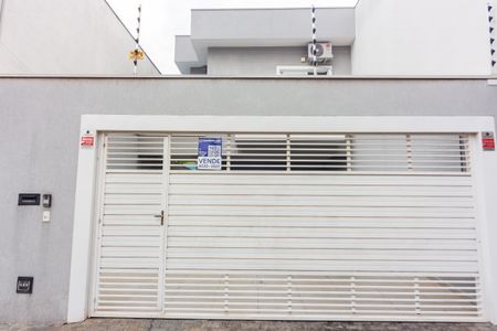 Casa à venda com 176m², 3 quartos e 3 vagasFachada