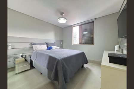 Apartamento à venda com 200m², 4 quartos e 2 vagas Apartamento à venda com 200m², 4 quartos e 2 vagasQuarto Suíte