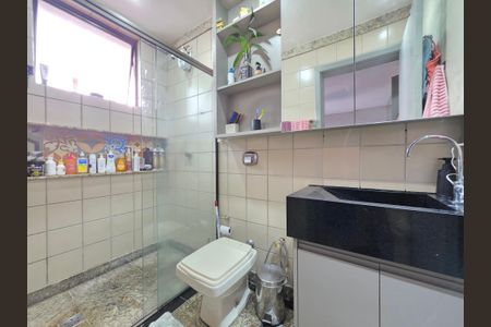 Apartamento à venda com 200m², 4 quartos e 2 vagas Apartamento à venda com 200m², 4 quartos e 2 vagasBanheiro da Suíte