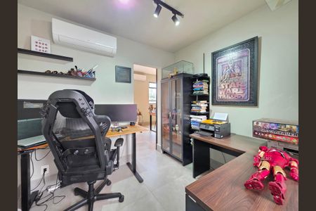 Apartamento à venda com 200m², 4 quartos e 2 vagas Apartamento à venda com 200m², 4 quartos e 2 vagasQuarto 4