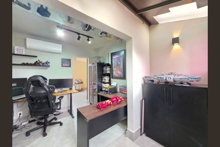 Apartamento à venda com 200m², 4 quartos e 2 vagas Apartamento à venda com 200m², 4 quartos e 2 vagasQuarto 4