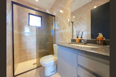 Apartamento à venda com 200m², 4 quartos e 2 vagas Apartamento à venda com 200m², 4 quartos e 2 vagasBanheiro Social 2 andar